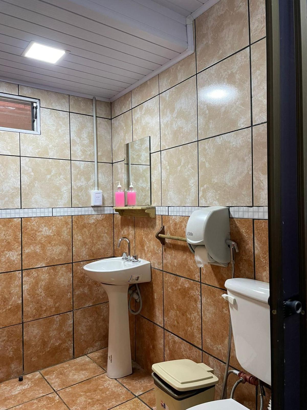 Residencial Arcoiris Ξενοδοχείο Πουέρτο Ιγκουασού Εξωτερικό φωτογραφία